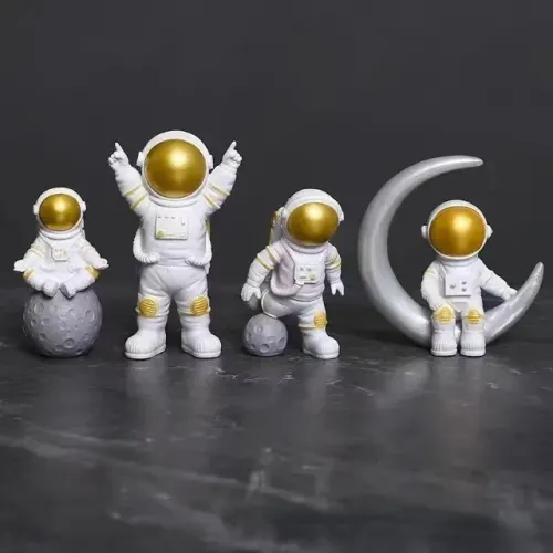 Kit 4 Astronautas Estátua Escultura Espaço Brinquedo Decoração Casa Presente Para Crianças