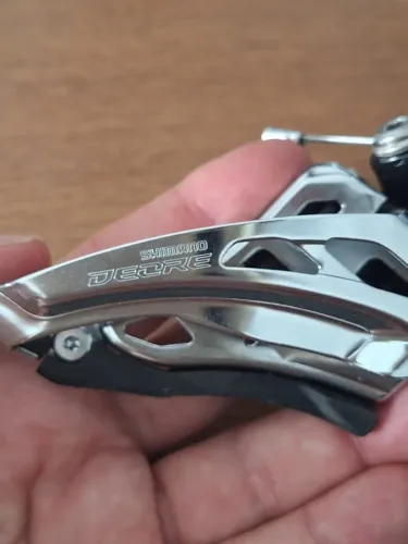 Cambio dianteiro Shimano Deore 2x10