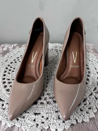 Par de scarpin vizzano novo e sem uso número 37