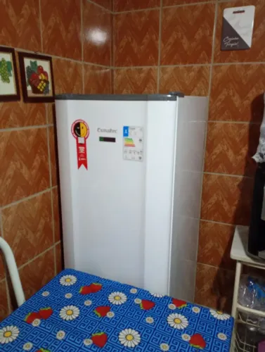 Vendo geladeira Esmaltec semi-novo, comprada apenas 10 meses na loja magazine Luiza.