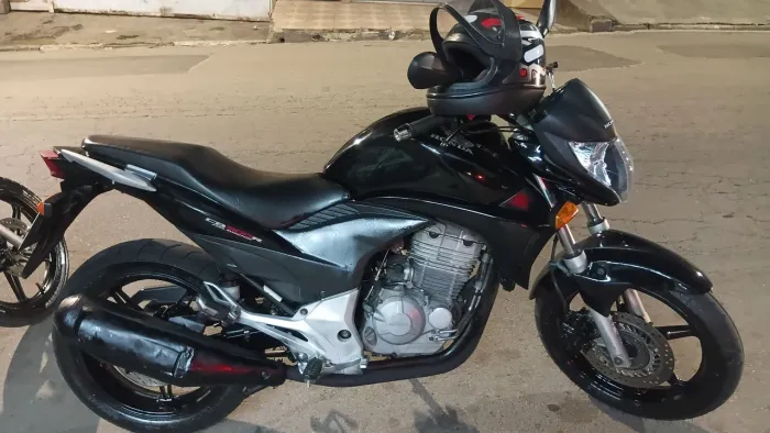 cb300 ano 2011 super conservada valor..10.800