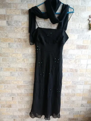 Vestido de festa com echarpe preto tamanho M ótimo estado