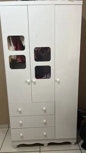 Guarda roupa e cômoda infantil