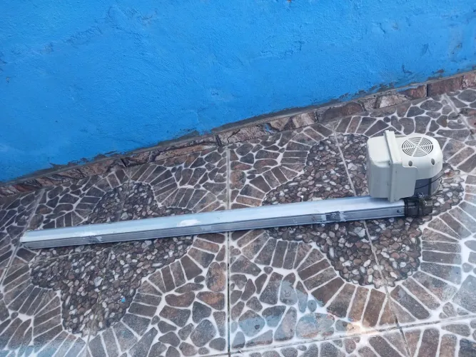 janela e motor de portão 