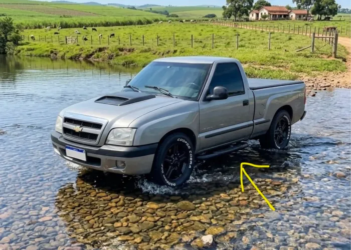 Estribos laterais s10 cs e alargadores de pára-lama Hilux