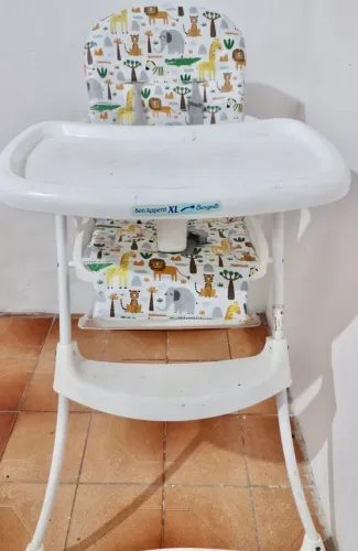 Vendo cadeira de refeição bebê 