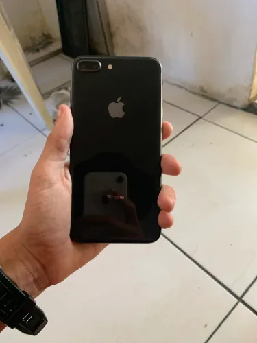 Vendo iPhone 8 Plus novinho