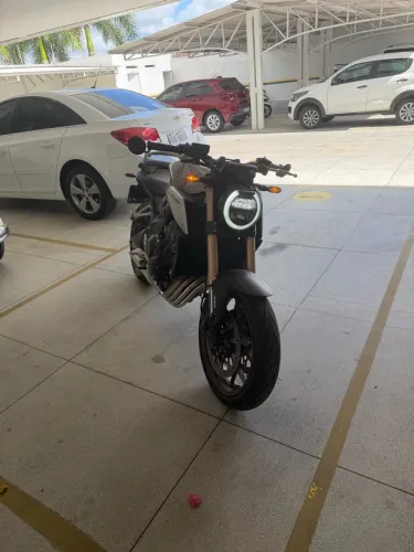 Cb 650 r