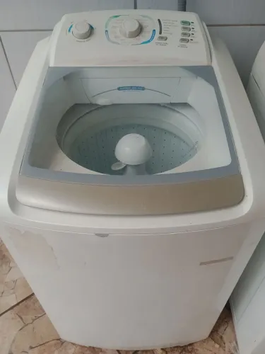 Vendo máquina de lavar roupa funcionando perfeitamente
