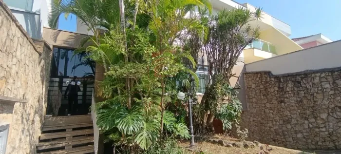 Sobrado 4 dormitórios e grande Salão no Jardim Vila Formosa !