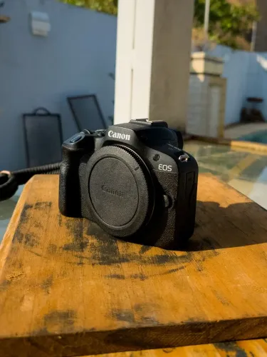 Canon R100 (corpo)