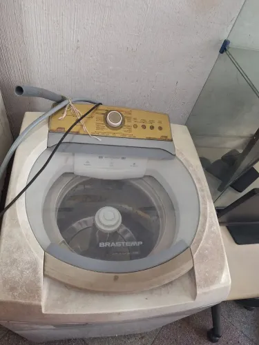 Máquina de Lavar Brastemp 11kg funcionando, mas com avaria.