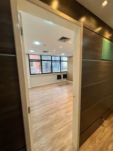 Vendo Sala no Millennium 9 2 9 9 4 6 4 - 5 4 8 7