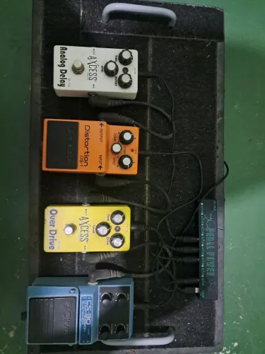 Set Pedais de guitarra, pedaleira