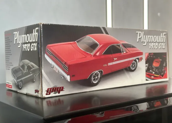 Miniatura Plymouth GTX 1970 GMP 1:18