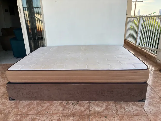 Cama de Casal + Colchão 1,90 x 1,40m