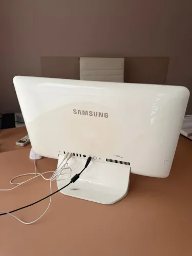 Computador Samsung All in One Essentials E1 - Tela Full HD 21,5" / 23,8