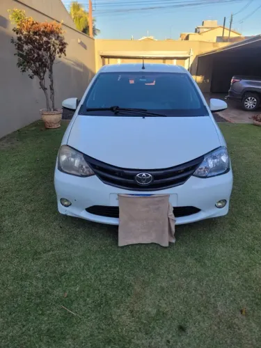 Toyota Etios X 1.3 Flex 16V 5P Mec. 2014