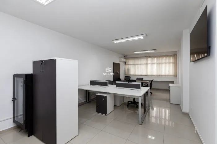 Sala comercial com 43 m² à venda no Centro em Curitiba