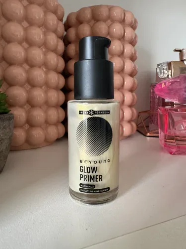 PRIMER GLOW COM NIACINAMIDA E EFEITO LIFTING BEYOUNG