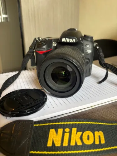 Nikon D7000 com Lente 18-105mm