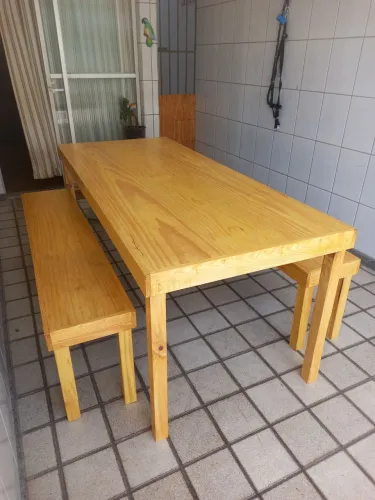 Conjunto mesa de madeira