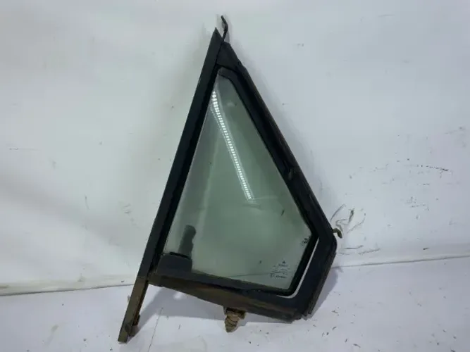 Vidro Ventarola Porta D. Direita VW Santana e Ford Versailles 2 portas 92-97