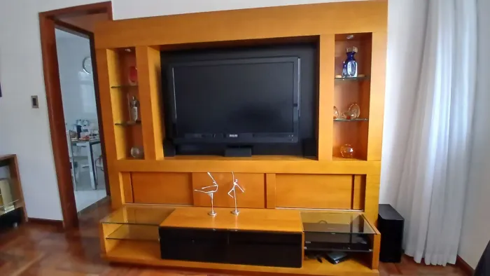 Painel. Fabricante Luciana Móveis.