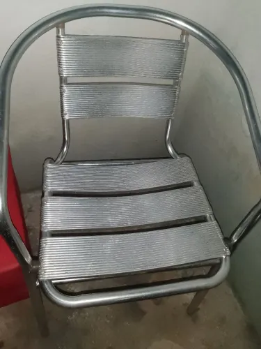 Cadeira de alumínio