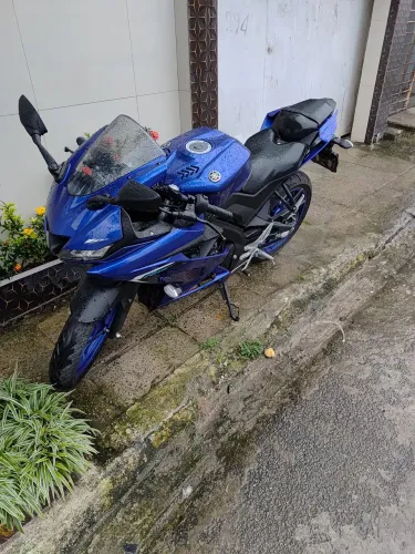 R15 2026 AZUL