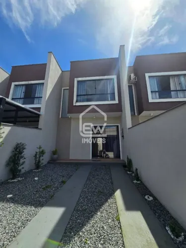 Casa Geminada com 2 Quartos à Venda no Bairro Avaí em Guaramirim/SC