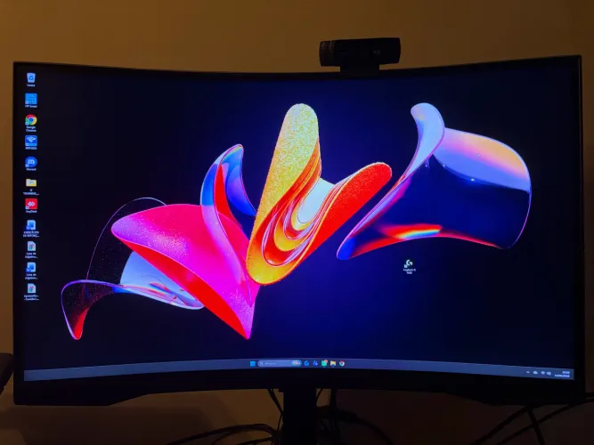 Monitor 27 pol. curvo Samsung Odyssey G65B