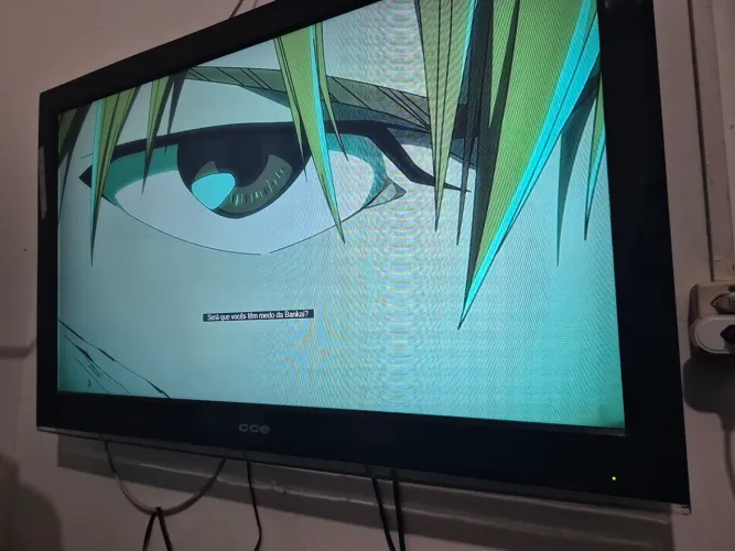 TV LCD CCE 42"
