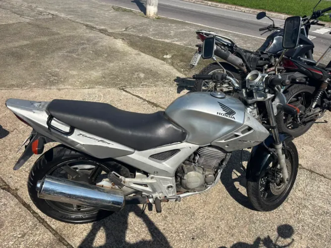  Honda Twister 250 2006 Prata ? Revisada ? Quitada