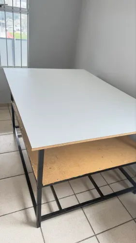 Mesa de corte industrial