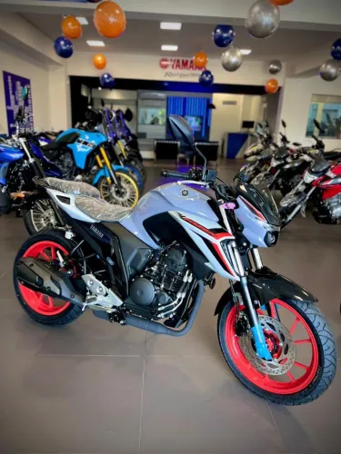 FZ25 ACEITA CARTÃO ATÉ 18X FINANCIA PELOS BANCOS 
