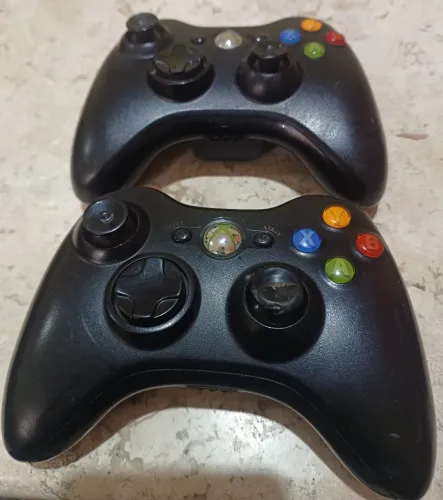 Par de Controles XBOX 360 leia a descrição 
