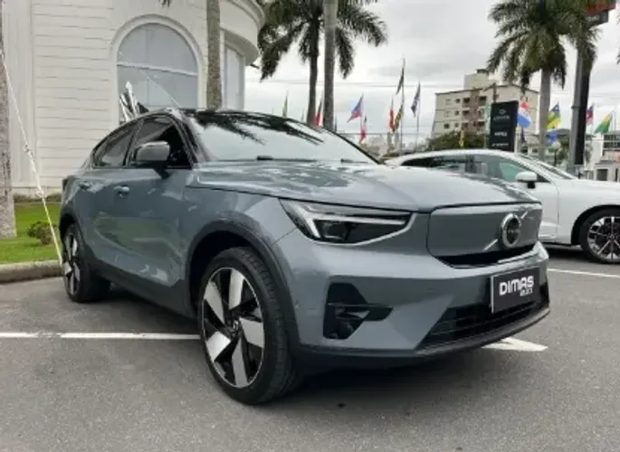 Volvo C40 Recharge Pure Eletric (elétrico) 2022