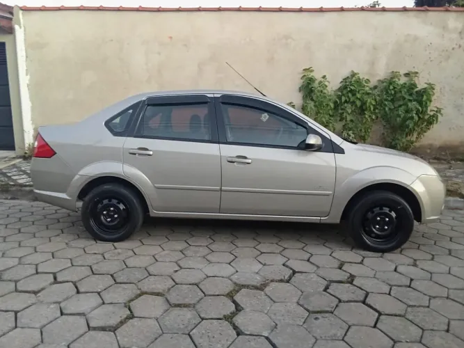 Ford Fiesta Sed. 1.6 8V Flex 4P 2009