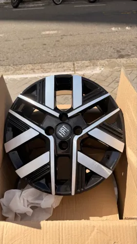 Jogo de Rodas Aro 15 ? Diamantada com Preto (Furação Original Fiat 4x98)