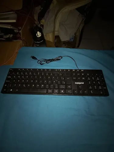 Vendendo teclado seminovo