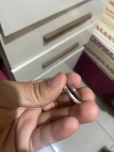 Vendo uma aliança em prata