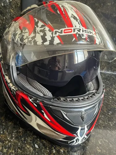 Vendo capacete de moto marca Norisk
