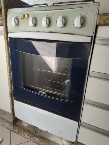 Vendo fogão Dako 4 bocas usado, em bom estado