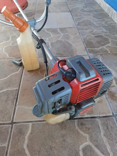 Roçadeira gasolina BRANCO . BR52G