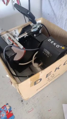 Prensa de caneca na caixa semi nova 350