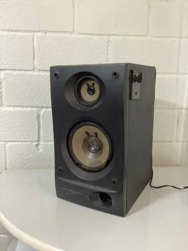 Caixa de som Gradiente S-20 (2 WAY BASS REFLEX)