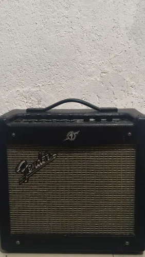 Amplificador Fender Mustang I (V.2)
