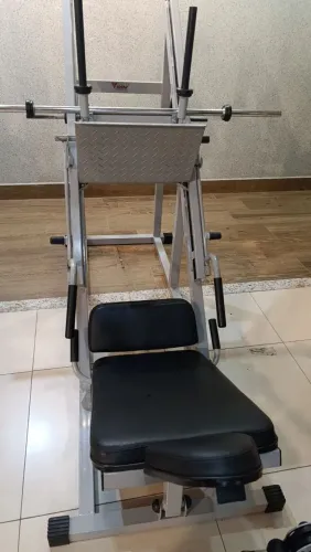 Aparelho de musculação 