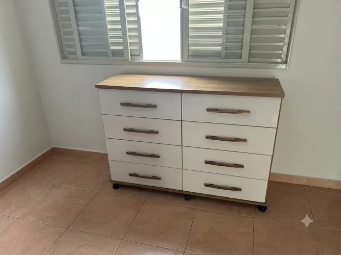 Cômoda 8 gavetas 
